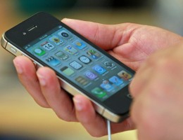 Apple's New iPhone 4s Goes On Sale